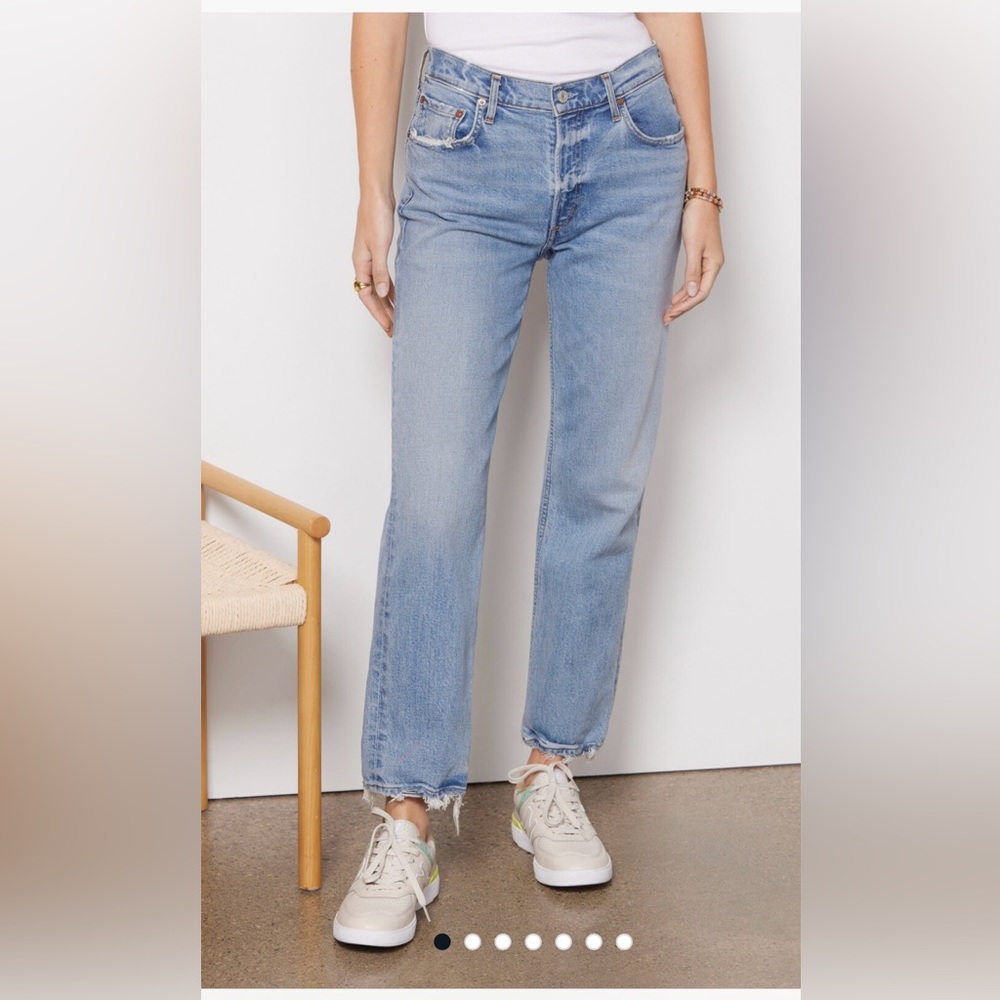 Agolde Kye Mid rise straight Jean NWT. Color is light wash called Forseen